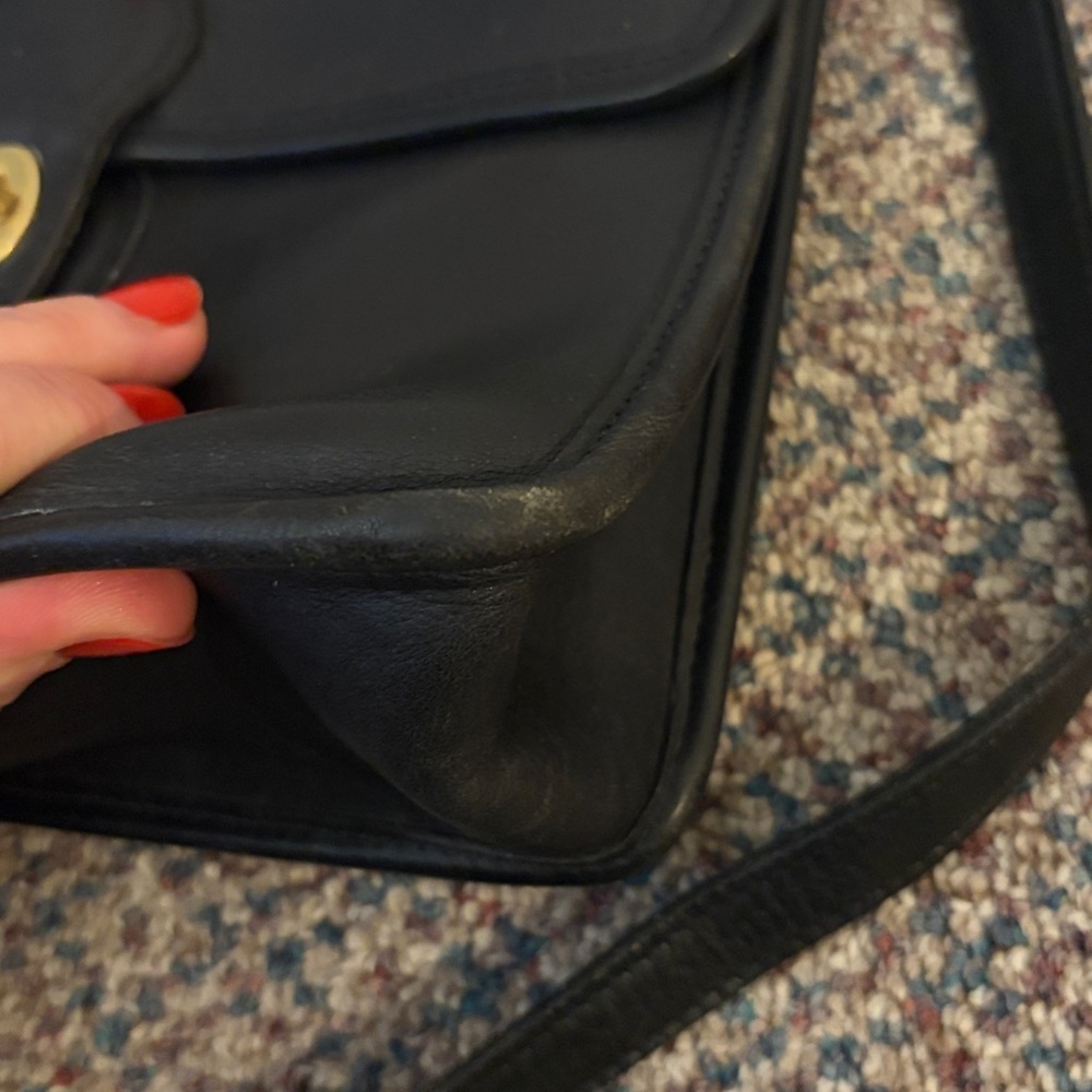 Vintage Coach Willis Leather Crossbody Bag in Black - Picture 10 of 16